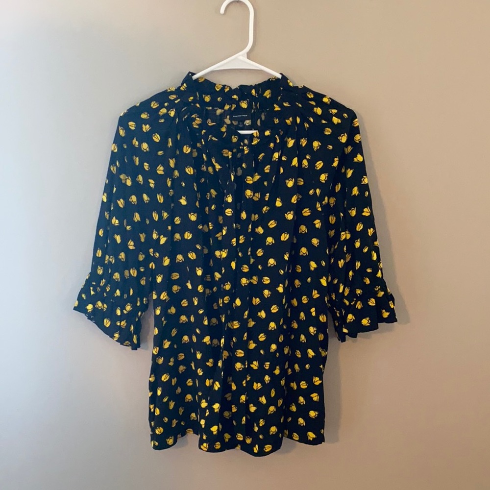 Cute black and yellow blouse